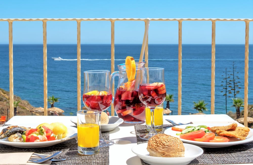 Auramar Beach Resort — Restaurant & bars in Albufeira, Faro