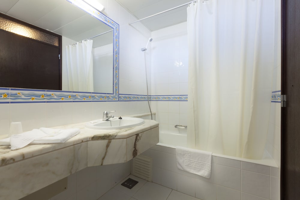 Auramar Beach Resort — Hotel rooms in Albufeira, Faro