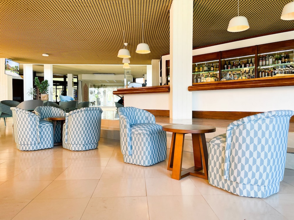 Auramar Beach Resort — Restaurant & bars in Albufeira, Faro