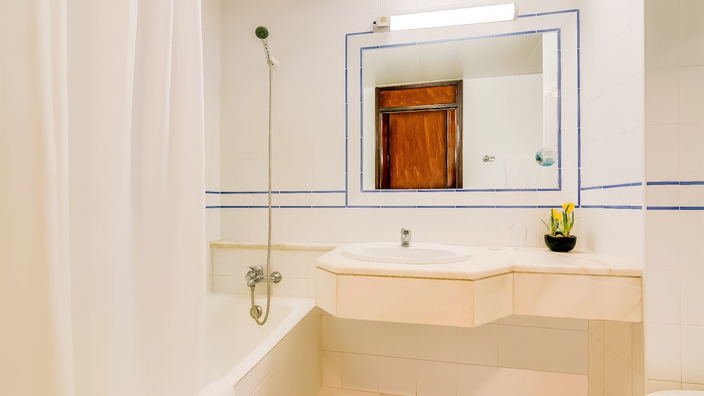 Auramar Beach Resort — Hotel rooms in Albufeira, Faro