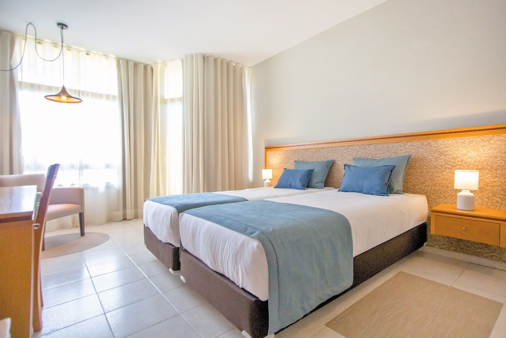 Auramar Beach Resort — Hotel rooms in Albufeira, Faro
