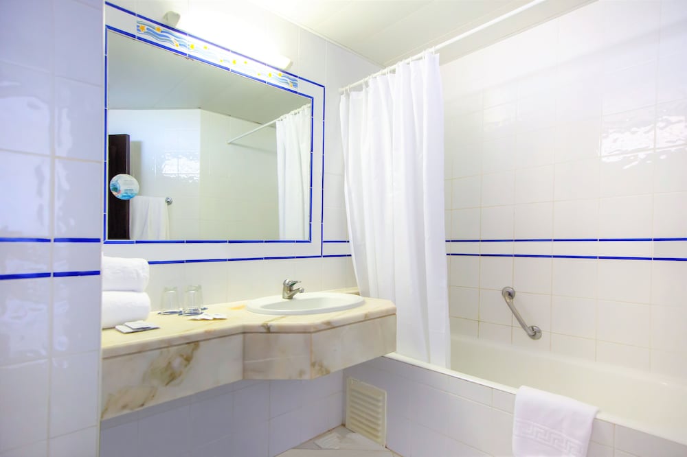 Auramar Beach Resort — Hotel rooms in Albufeira, Faro