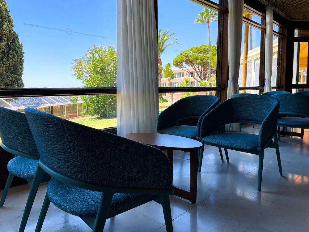 Auramar Beach Resort — Hotel building in Albufeira, Faro