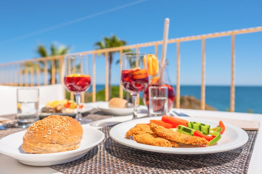Auramar Beach Resort — Restaurant & bars in Albufeira, Faro