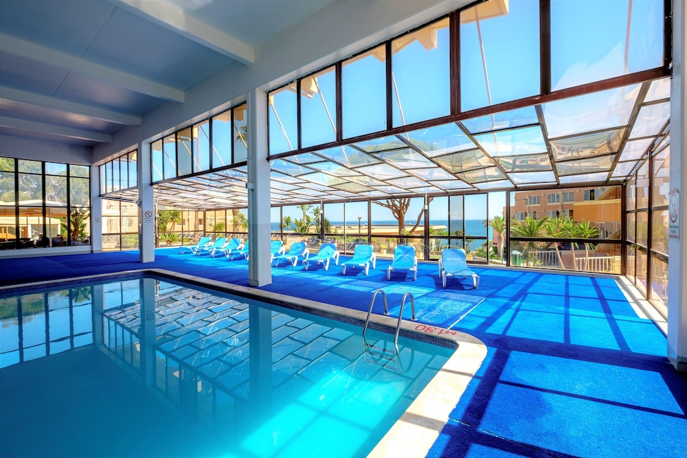 Auramar Beach Resort — Swimming pool in Albufeira, Faro