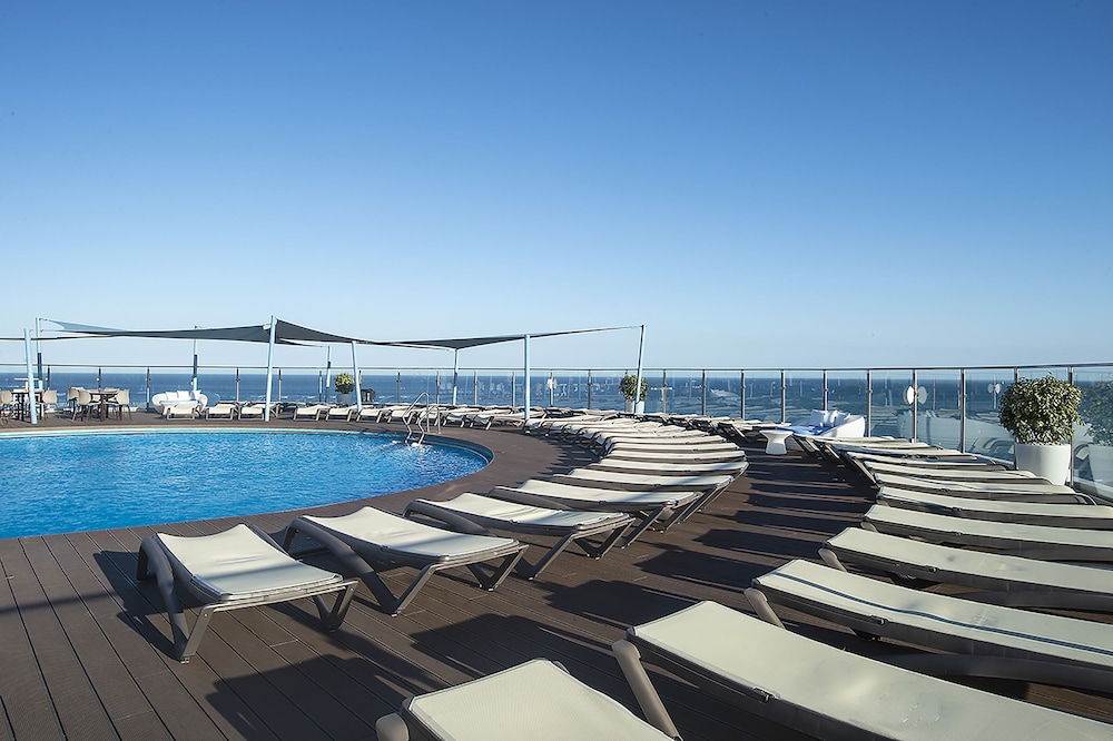 Hotel El Puerto by Pierre & Vacances — Swimming pool in Fuengirola, Andalusia
