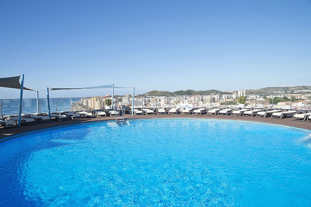 Hotel El Puerto by Pierre & Vacances — Swimming pool in Fuengirola, Andalusia