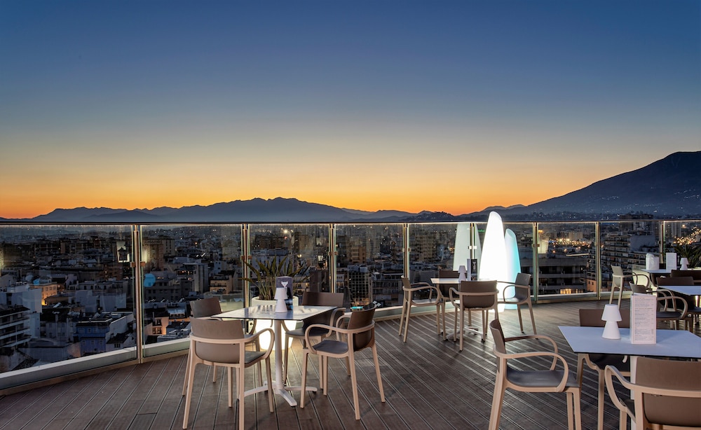 Hotel El Puerto by Pierre & Vacances — Restaurant & bars in Fuengirola, Andalusia