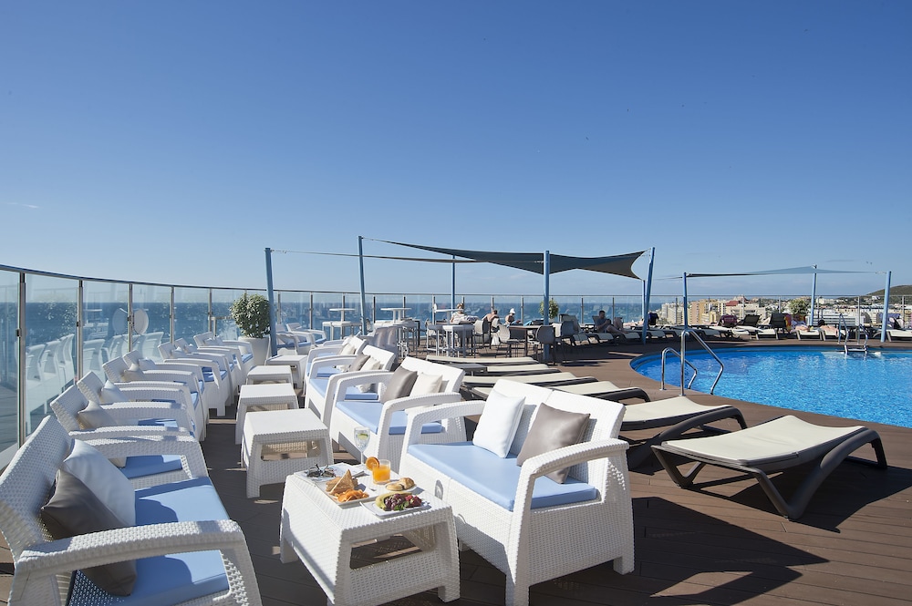 Hotel El Puerto by Pierre & Vacances — Swimming pool in Fuengirola, Andalusia