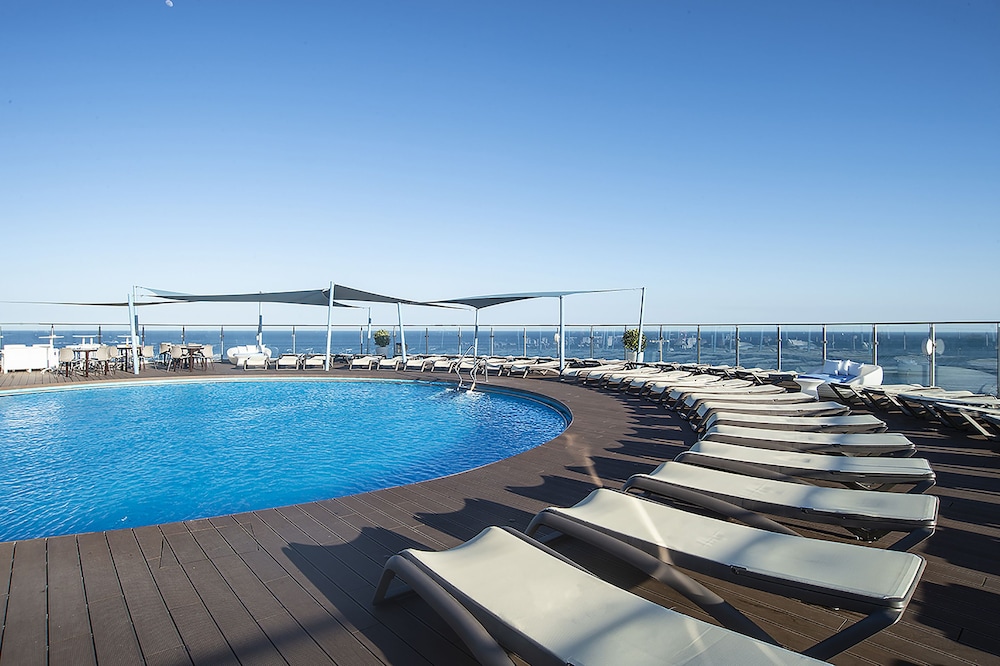 Hotel El Puerto by Pierre & Vacances — Swimming pool in Fuengirola, Andalusia