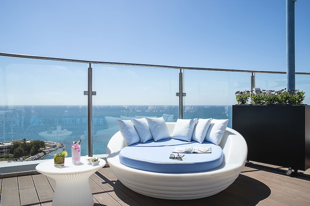 Hotel El Puerto by Pierre & Vacances — Restaurant & bars in Fuengirola, Andalusia