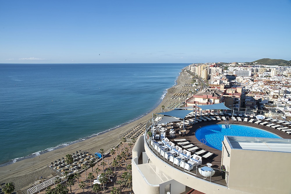 Hotel El Puerto by Pierre & Vacances — Swimming pool in Fuengirola, Andalusia