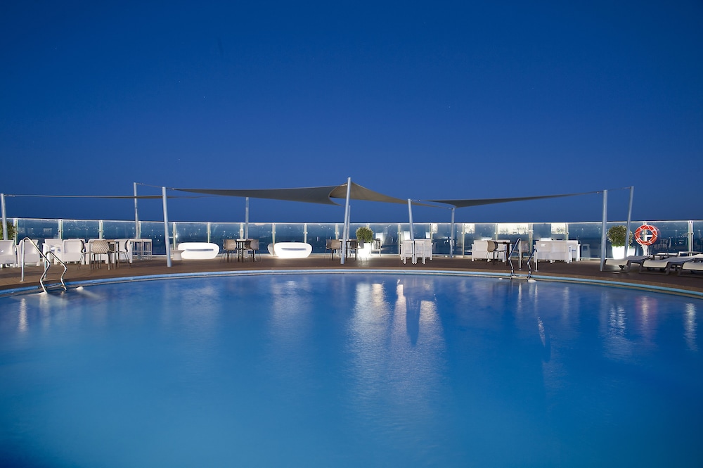 Hotel El Puerto by Pierre & Vacances — Swimming pool in Fuengirola, Andalusia