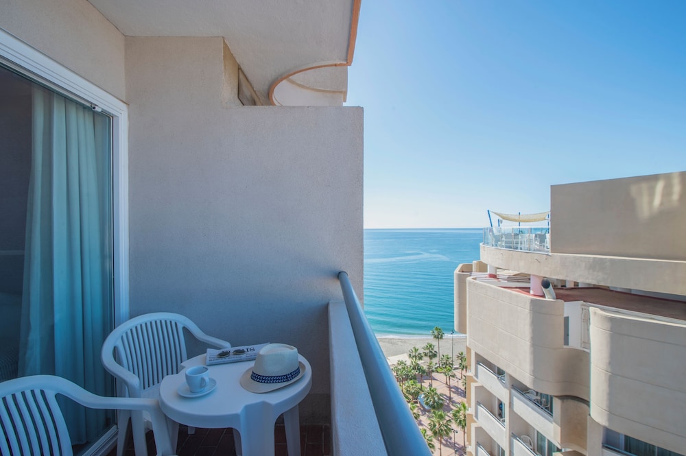 Hotel El Puerto by Pierre & Vacances — Hotel rooms in Fuengirola, Andalusia
