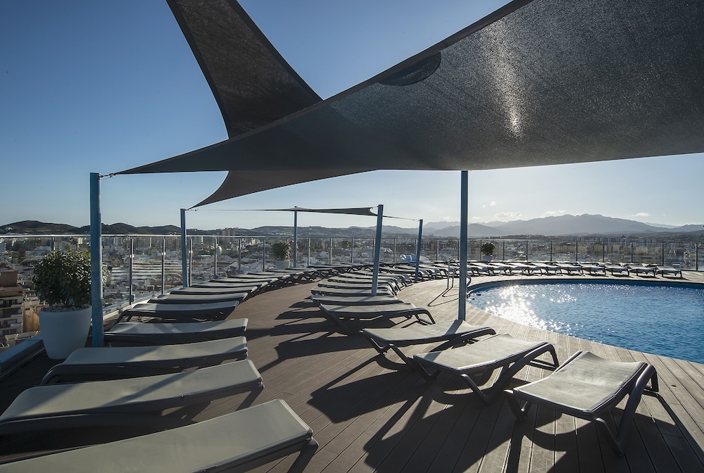 Hotel El Puerto by Pierre & Vacances — Swimming pool in Fuengirola, Andalusia