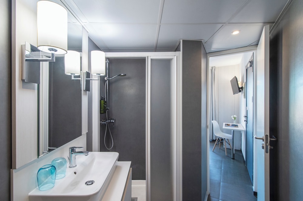 Hotel El Puerto by Pierre & Vacances — Hotel rooms in Fuengirola, Andalusia