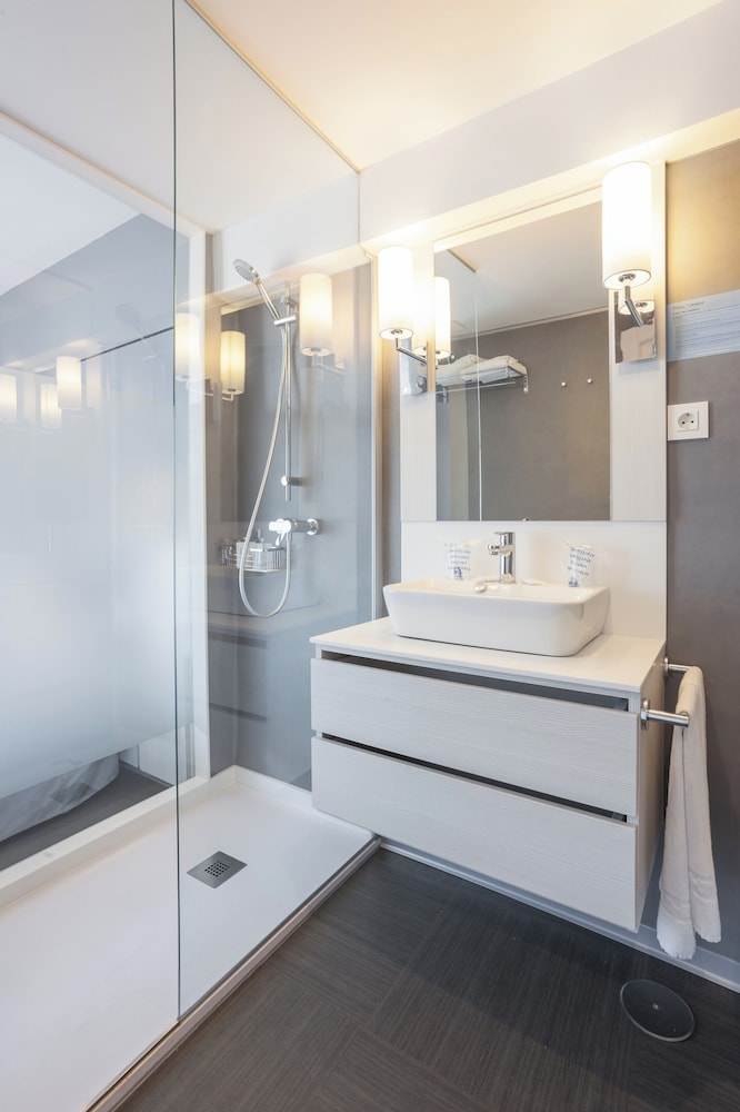 Hotel El Puerto by Pierre & Vacances — Hotel rooms in Fuengirola, Andalusia
