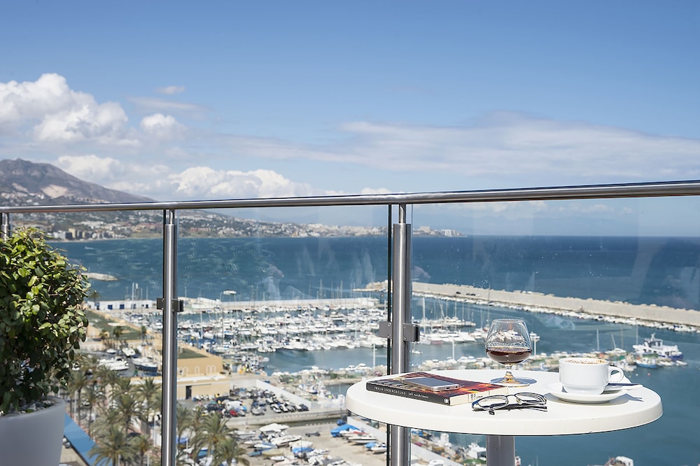 Hotel El Puerto by Pierre & Vacances — Hotel rooms in Fuengirola, Andalusia