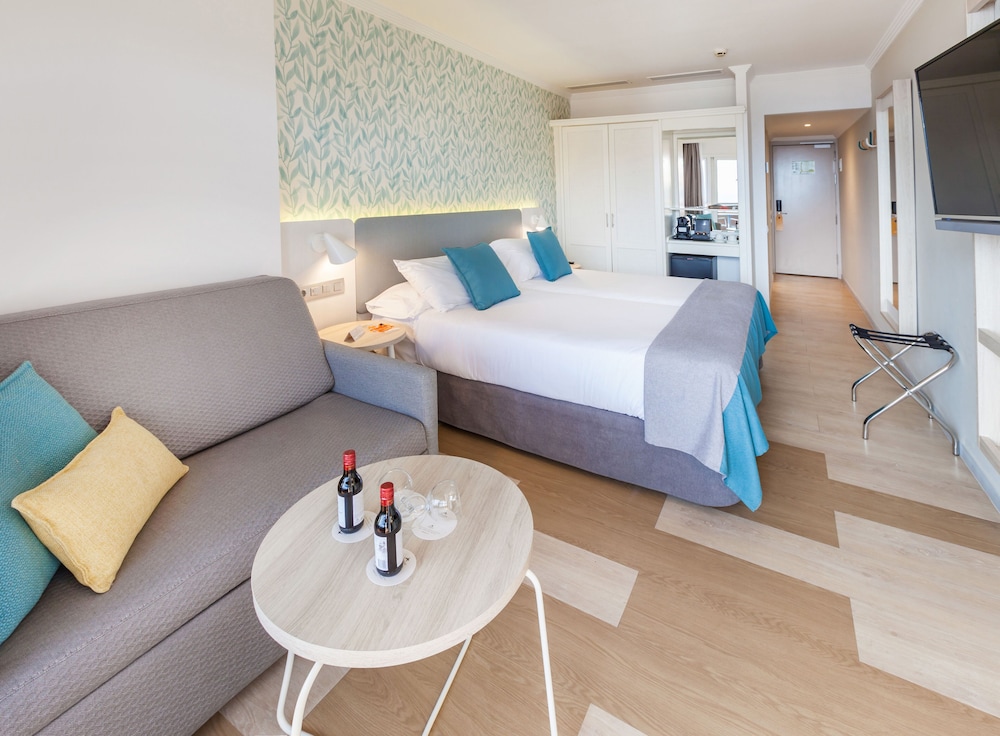 Abora Continental by Lopesan Hotels - All Inclusive — Hotel rooms in Playa del Ingles, Canary Islands