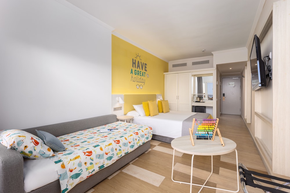 Abora Continental by Lopesan Hotels - All Inclusive — Hotel rooms in Playa del Ingles, Canary Islands