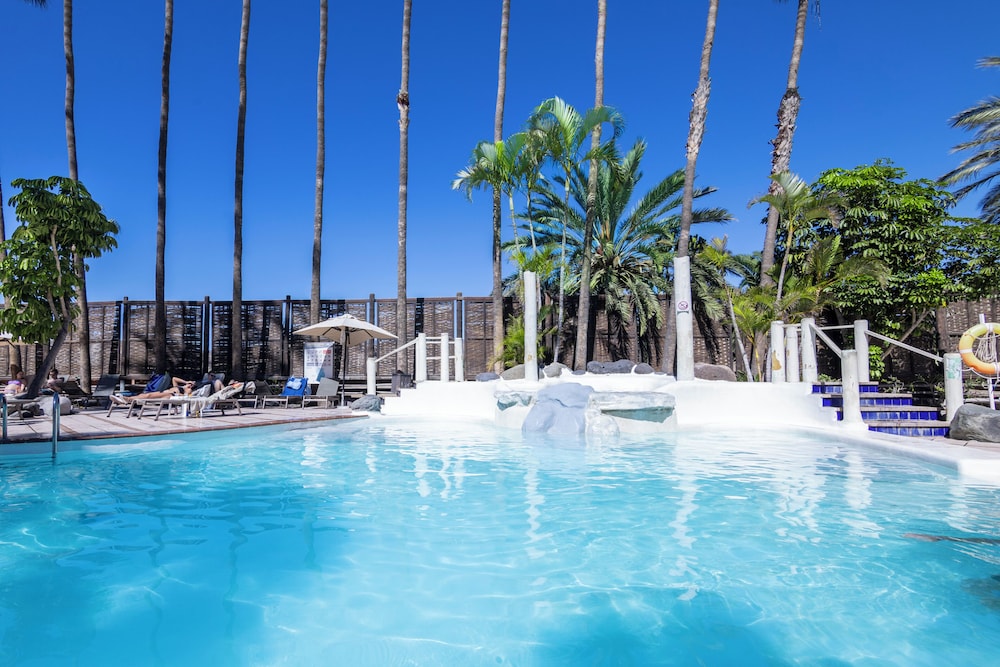 Abora Continental by Lopesan Hotels - All Inclusive — Swimming pool in Playa del Ingles, Canary Islands
