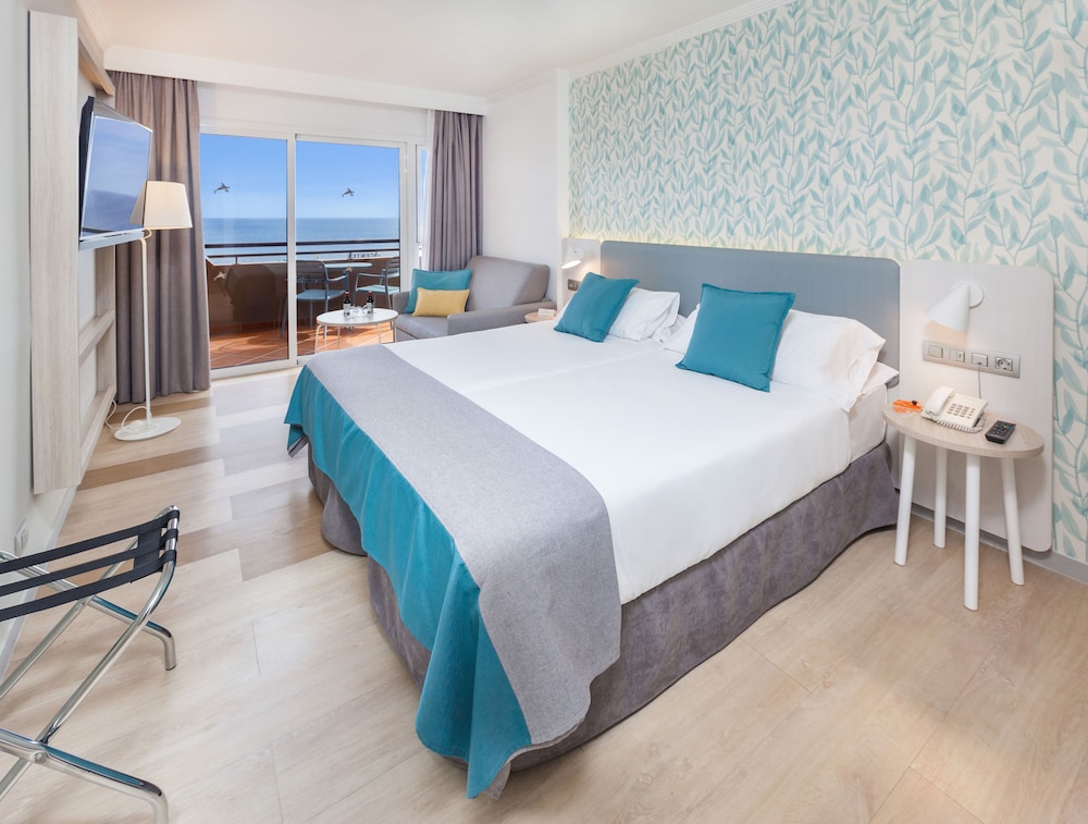 Abora Continental by Lopesan Hotels - All Inclusive — Hotel rooms in Playa del Ingles, Canary Islands