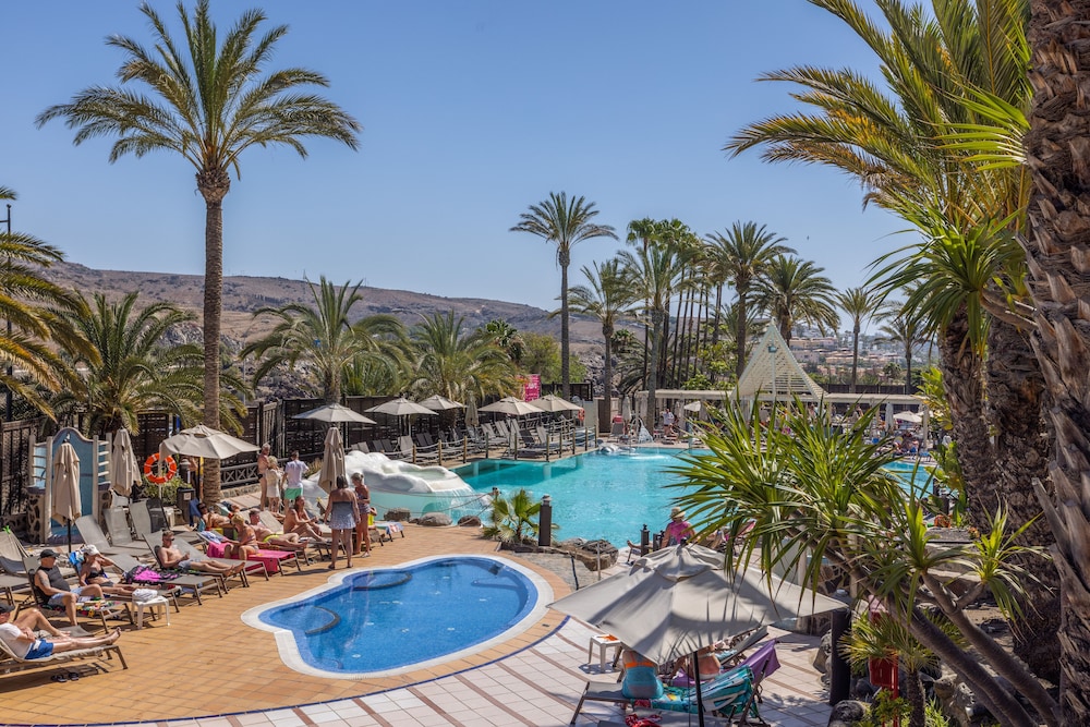 Abora Continental by Lopesan Hotels - All Inclusive — Swimming pool in Playa del Ingles, Canary Islands