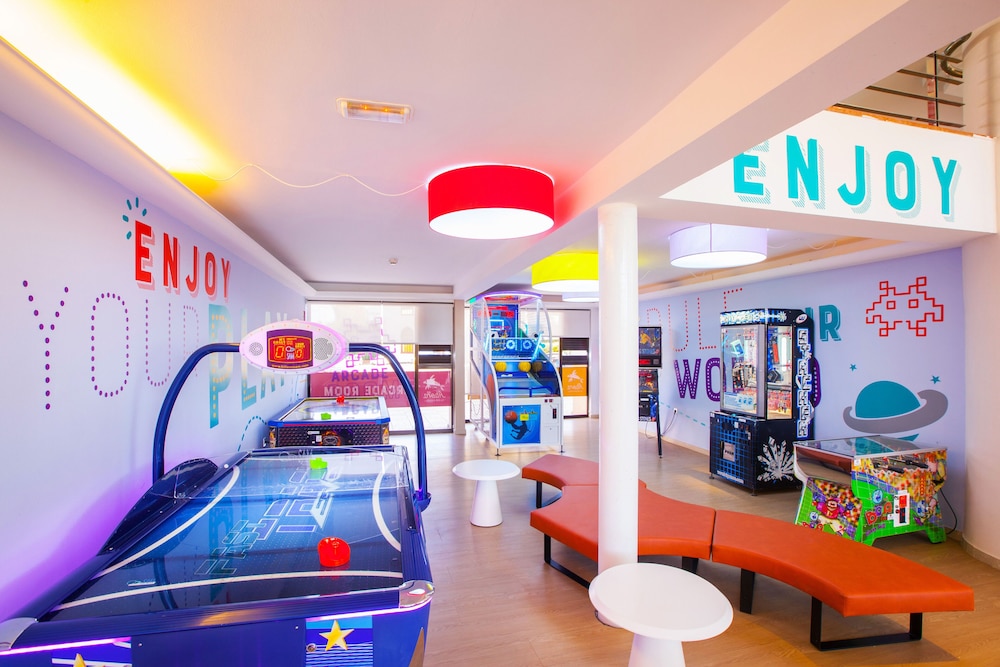 Abora Continental by Lopesan Hotels - All Inclusive — Attractions for children in Playa del Ingles, Canary Islands