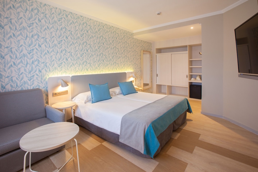 Abora Continental by Lopesan Hotels - All Inclusive — Hotel rooms in Playa del Ingles, Canary Islands