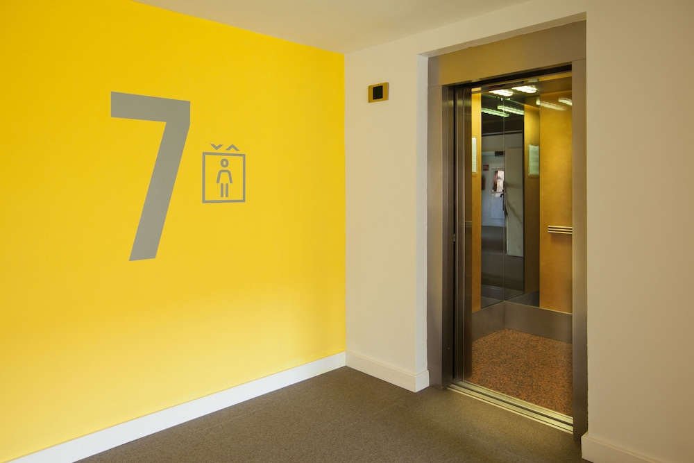 Abora Continental by Lopesan Hotels - All Inclusive — Hotel building in Playa del Ingles, Canary Islands
