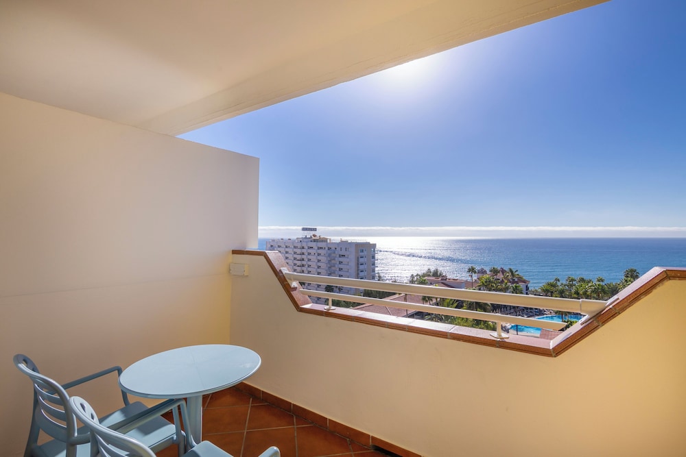 Abora Continental by Lopesan Hotels - All Inclusive — Hotel rooms in Playa del Ingles, Canary Islands