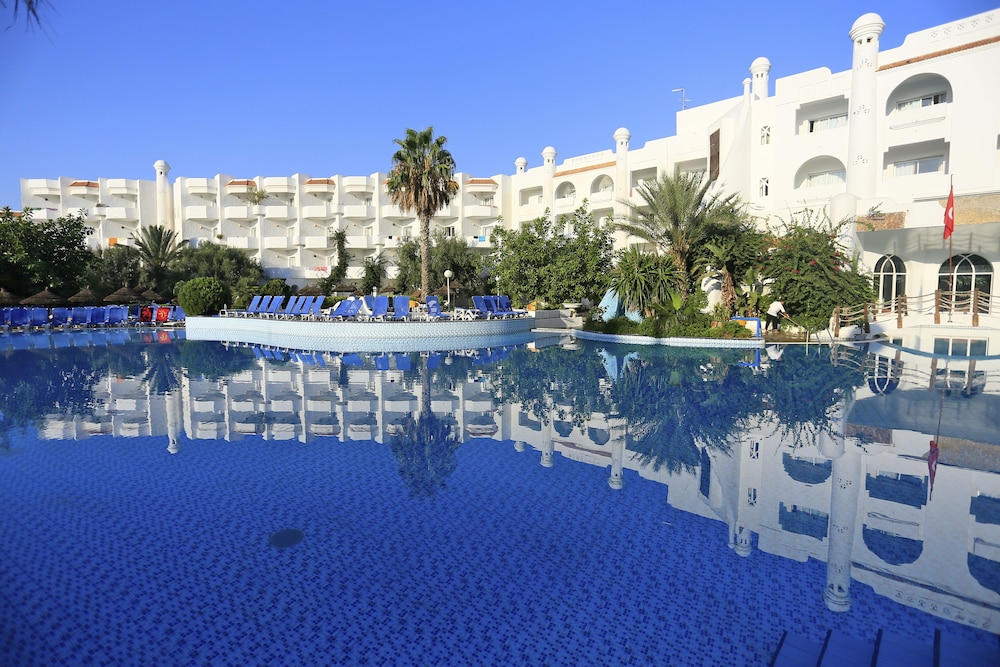 Hammamet Garden Resort and Spa — Swimming pool in Hammamet, Nabeul