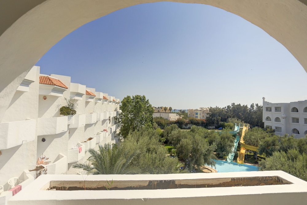 Hammamet Garden Resort and Spa — Hotel building in Hammamet, Nabeul