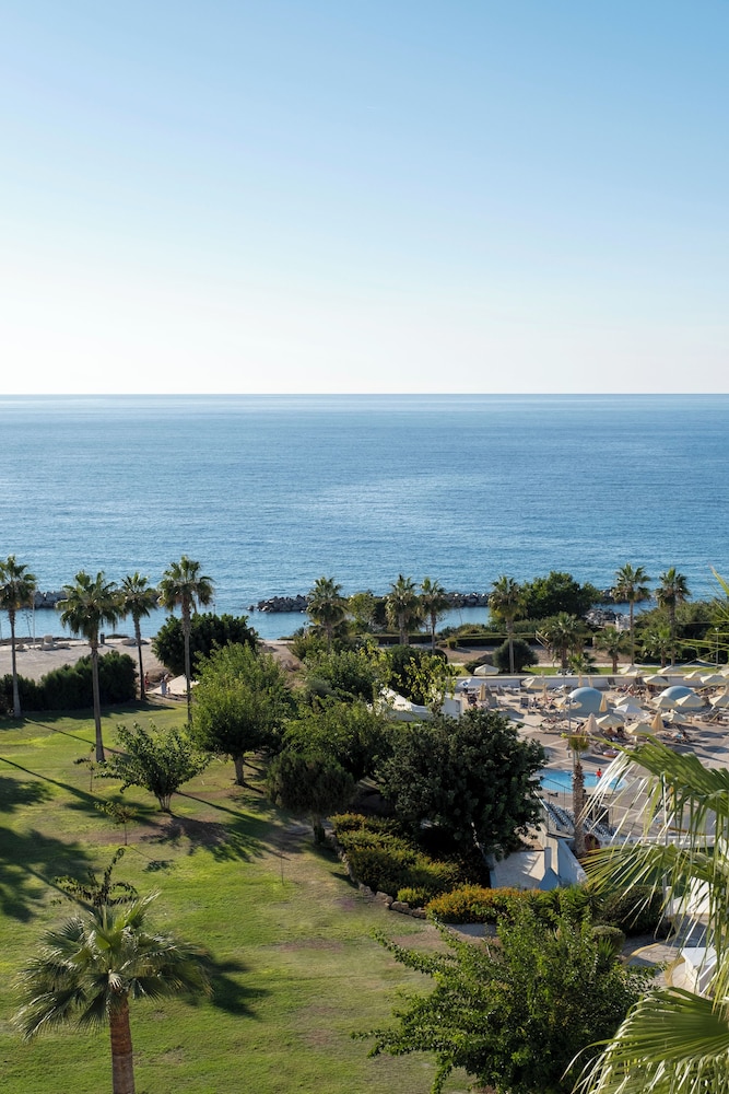 Leonardo Laura Beach & Splash Resort — Beach in Chlorakas, Paphos Region