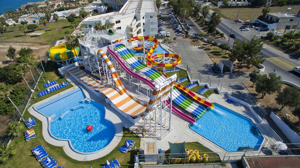 Leonardo Laura Beach & Splash Resort — Swimming pool in Chlorakas, Paphos Region