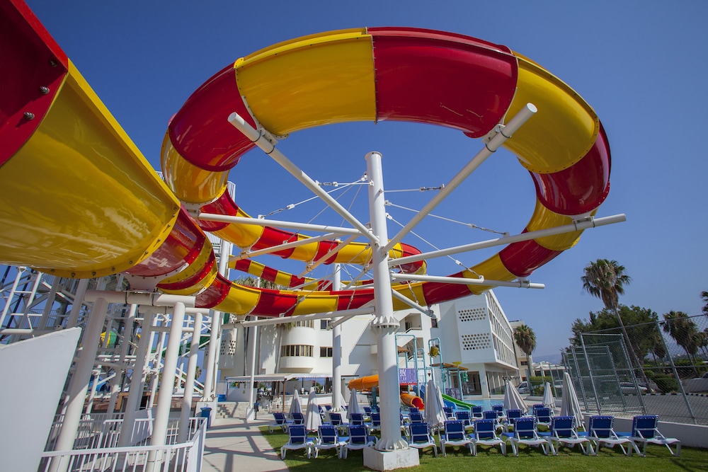 Leonardo Laura Beach & Splash Resort — Attractions for children in Chlorakas, Paphos Region