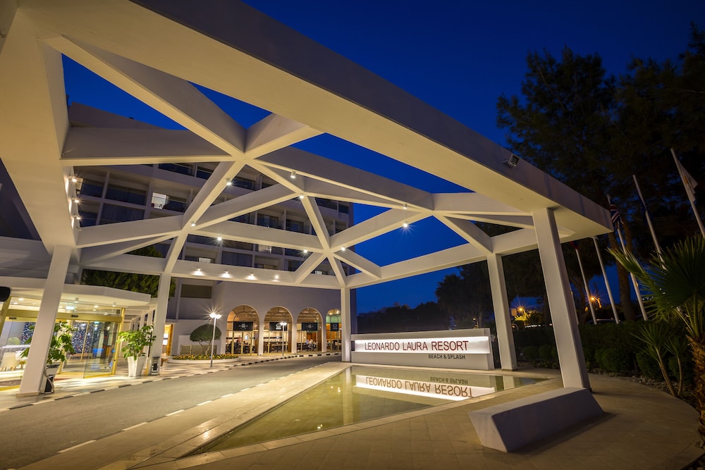 Leonardo Laura Beach & Splash Resort — Hotel building in Chlorakas, Paphos Region