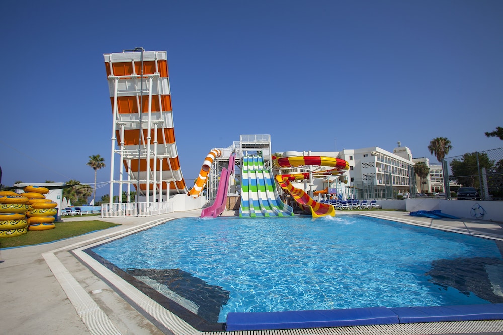 Leonardo Laura Beach & Splash Resort — Attractions for children in Chlorakas, Paphos Region