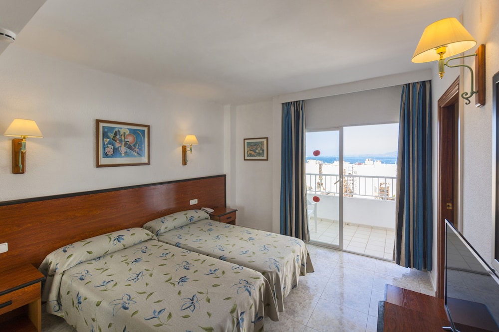 Hotel HSM Reina del Mar — Hotel rooms in Playa de Palma, Balearic Islands