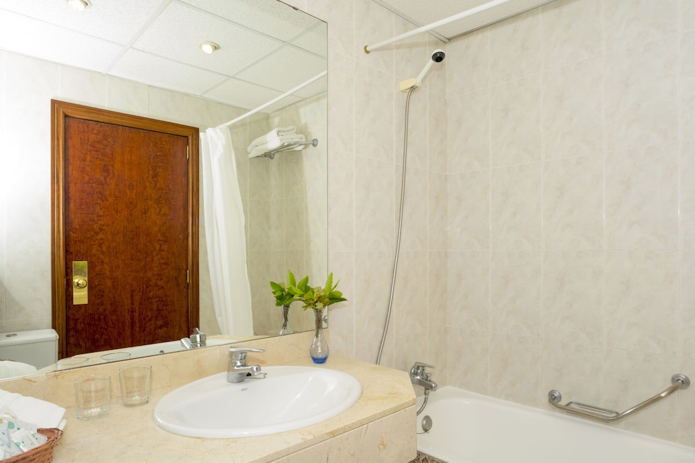 Hotel HSM Reina del Mar — Hotel rooms in Playa de Palma, Balearic Islands