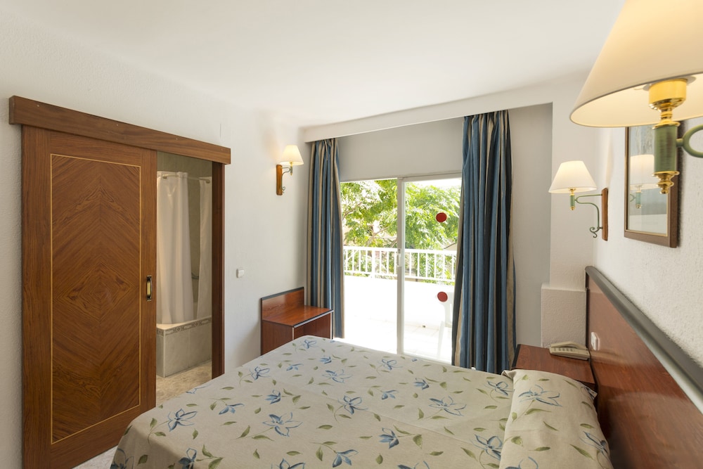 Hotel HSM Reina del Mar — Hotel rooms in Playa de Palma, Balearic Islands