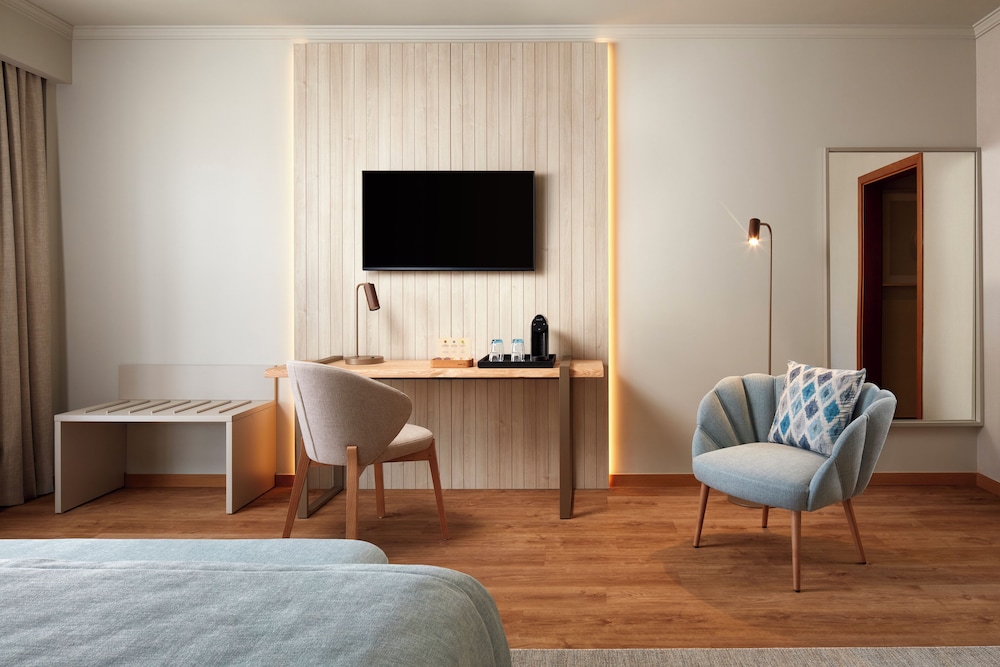 Dom Jose Beach Hotel — Hotel rooms in Quarteira, Faro