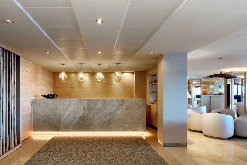 Dom Jose Beach Hotel — Restaurant & bars in Quarteira, Faro