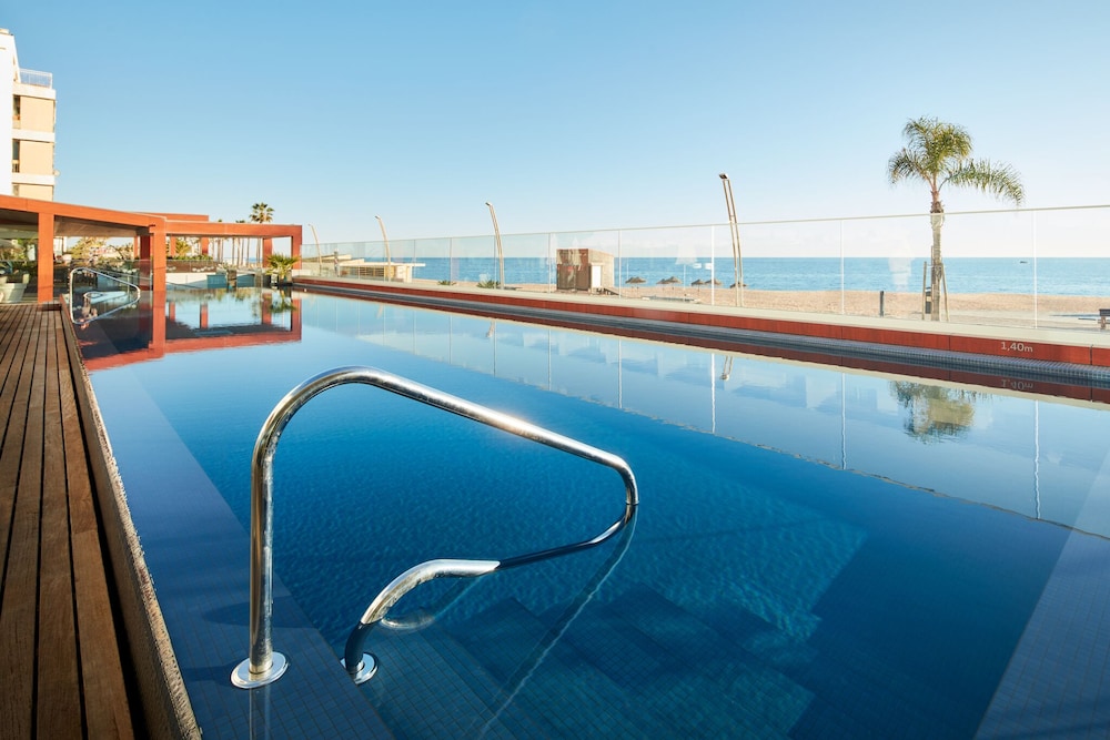 Dom Jose Beach Hotel — Swimming pool in Quarteira, Faro