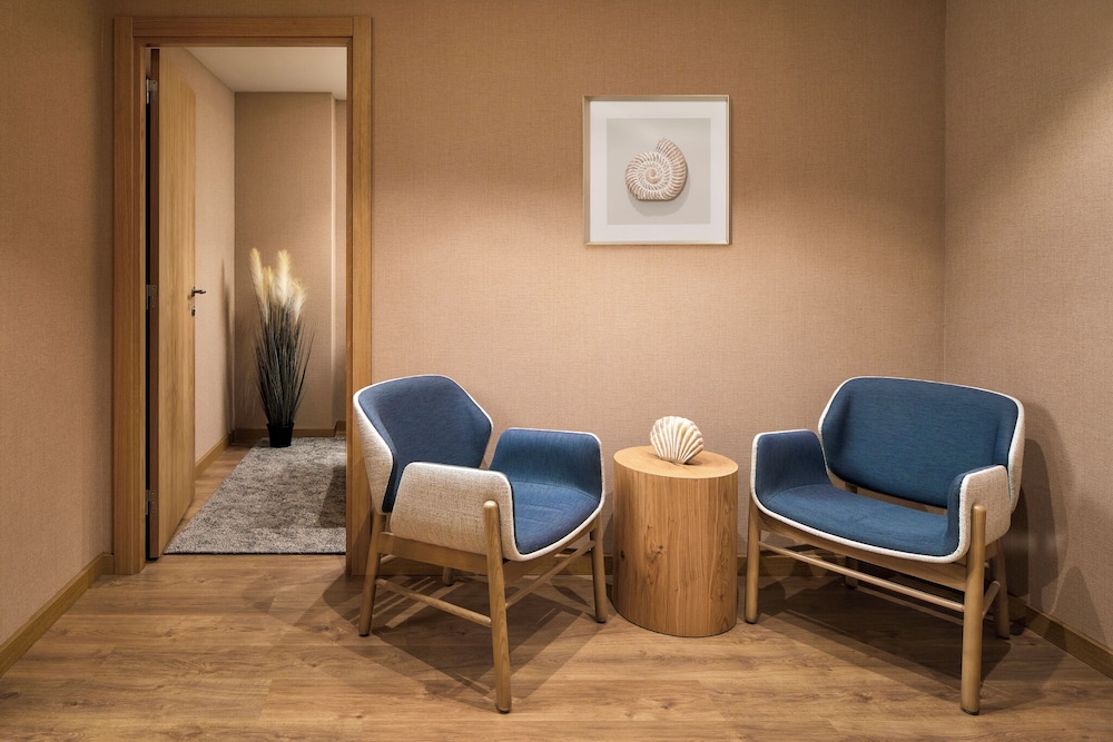 Dom Jose Beach Hotel — Hotel rooms in Quarteira, Faro