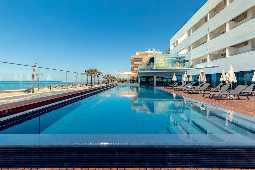 Dom Jose Beach Hotel — Swimming pool in Quarteira, Faro