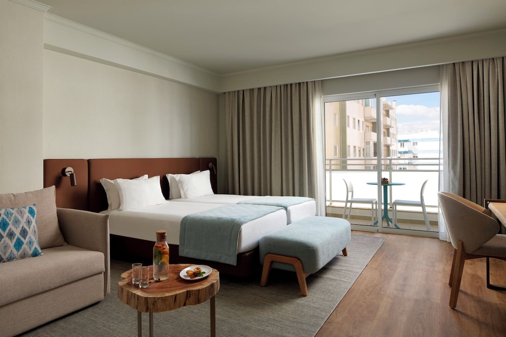 Dom Jose Beach Hotel — Hotel rooms in Quarteira, Faro