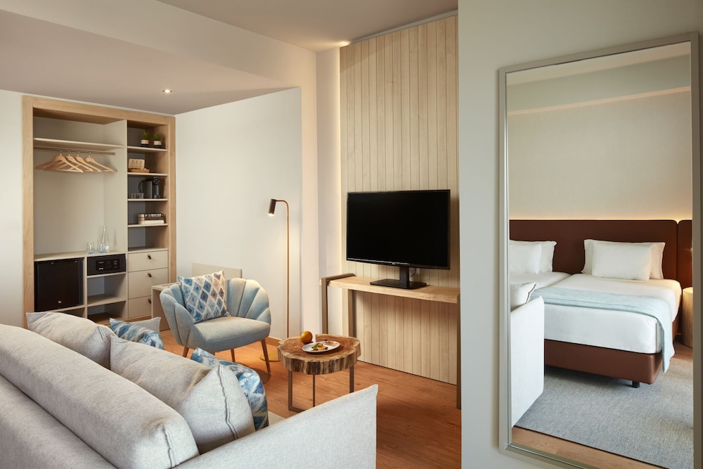 Dom Jose Beach Hotel — Hotel rooms in Quarteira, Faro