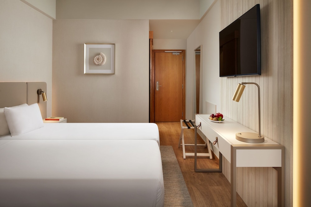 Dom Jose Beach Hotel — Hotel rooms in Quarteira, Faro
