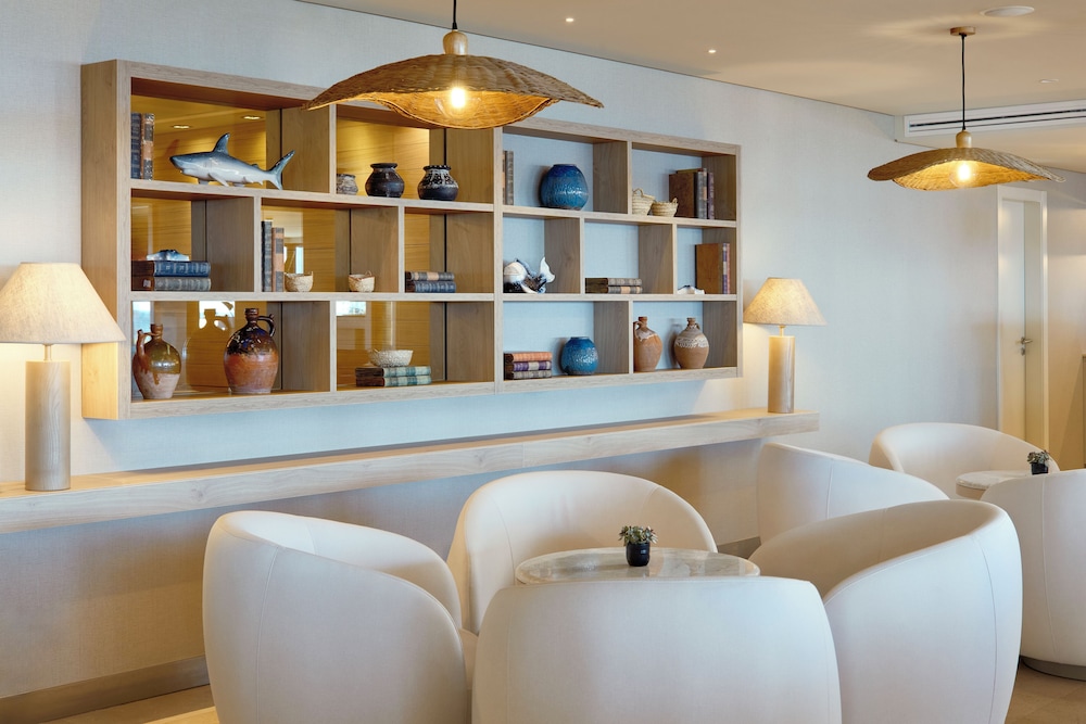 Dom Jose Beach Hotel — Restaurant & bars in Quarteira, Faro
